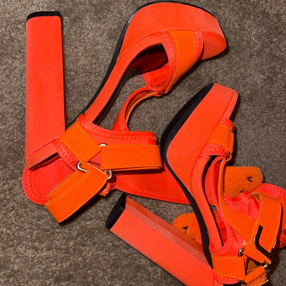Heels - Picture 5 of 5